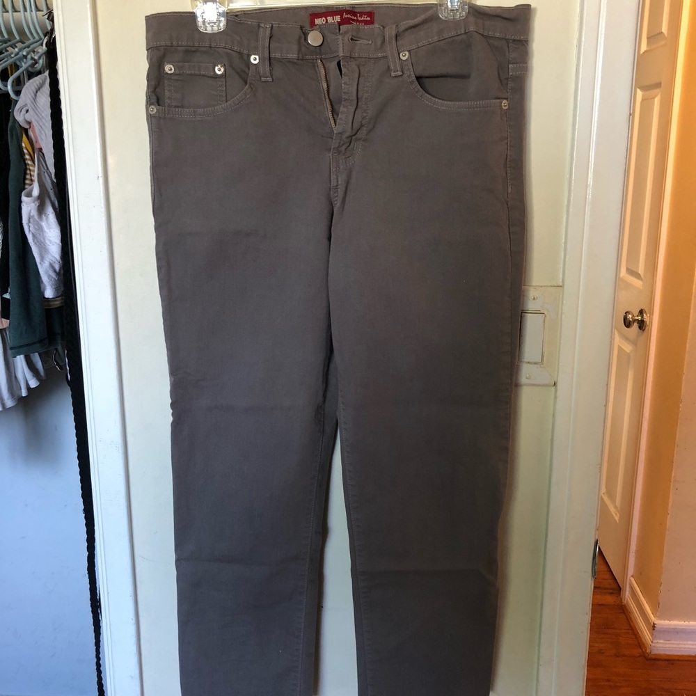 grey pants